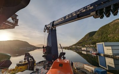 Seaonics’ ECMC crane and gangway brings new charge to active heave compensation
