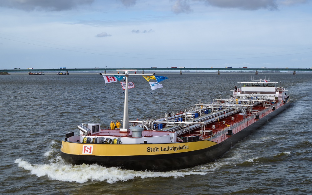 Low-water chemical tanker deployed on the Rhine